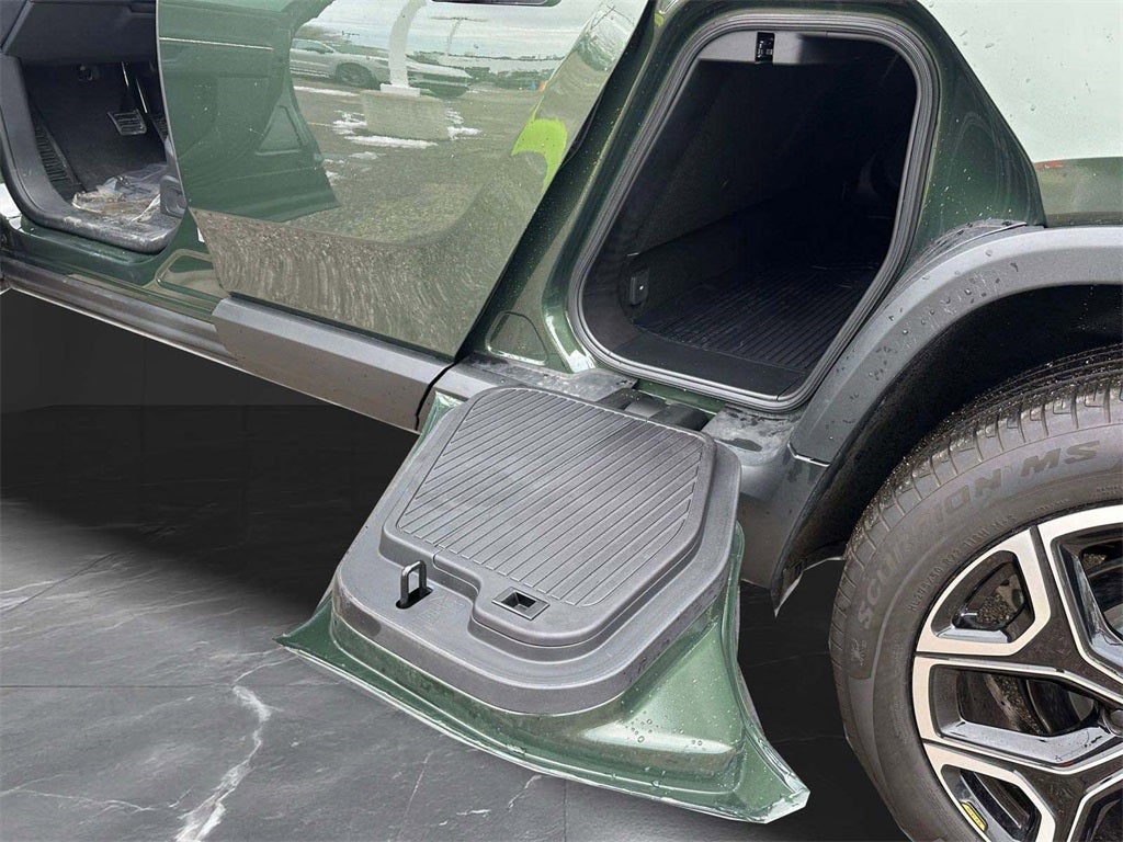 2025 Rivian R1T Adventure