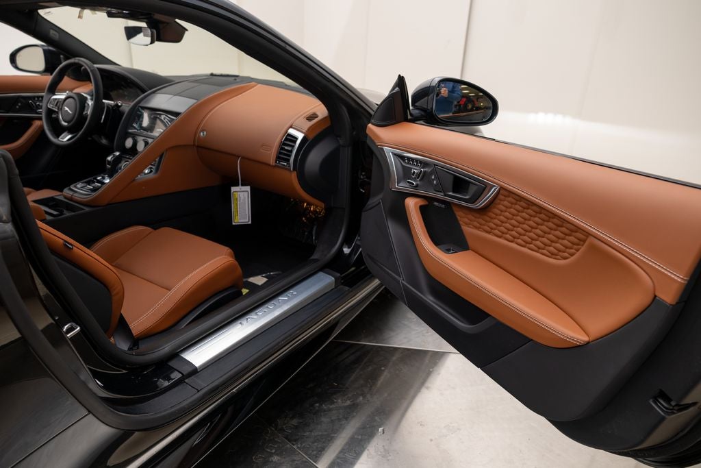 2024 Jaguar F-TYPE P450