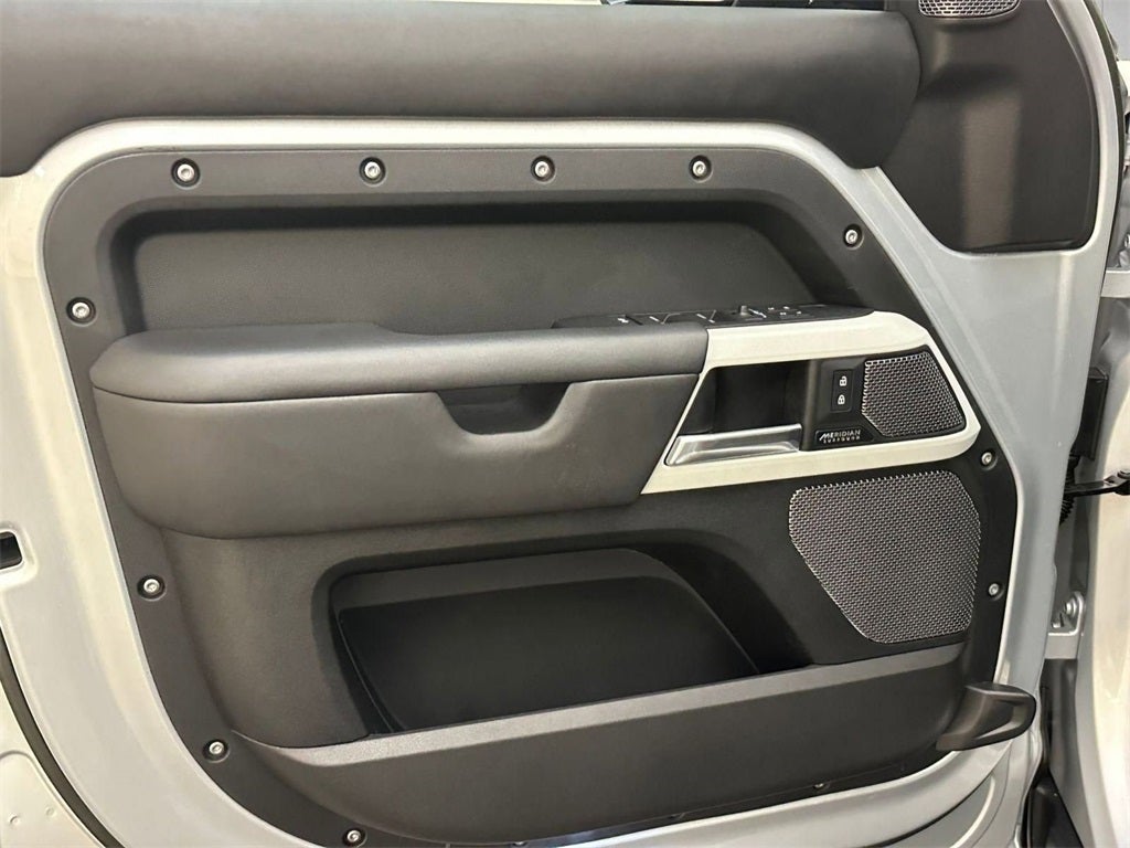 2023 Land Rover Defender 110 X-Dynamic SE