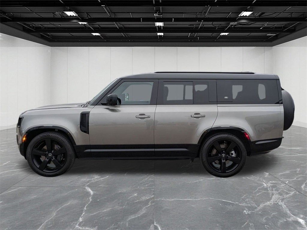 2023 Land Rover Defender 130 X-Dynamic SE