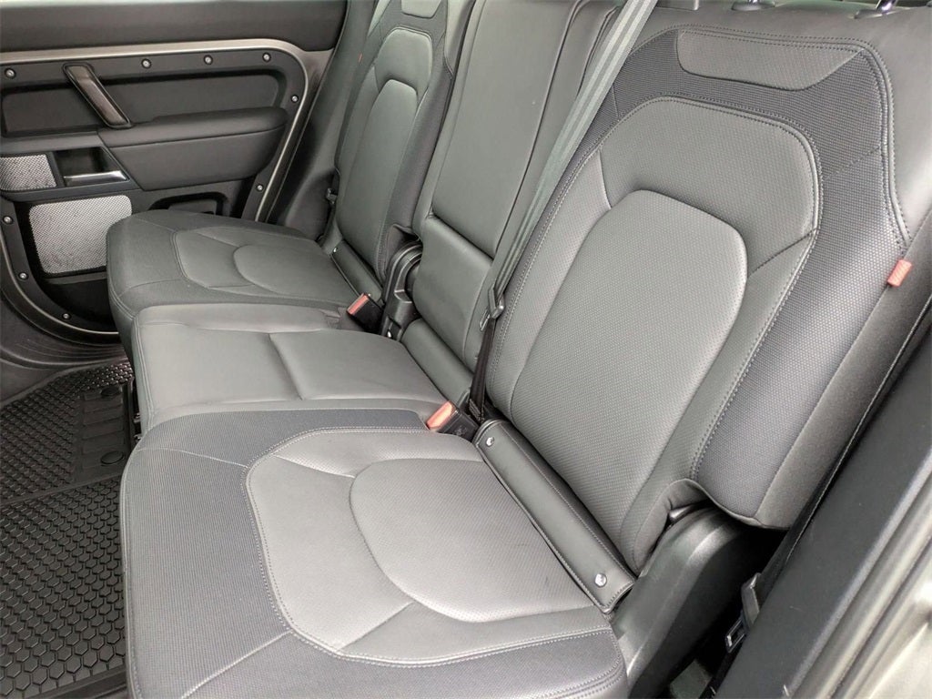 2023 Land Rover Defender 130 X-Dynamic SE