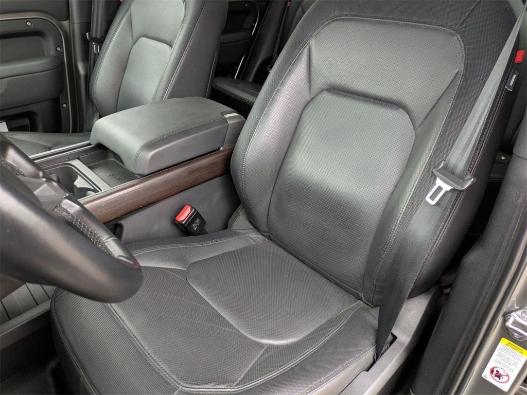 2023 Land Rover Defender 130 X-Dynamic SE