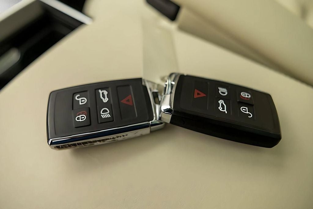 2025 Land Rover Range Rover SE