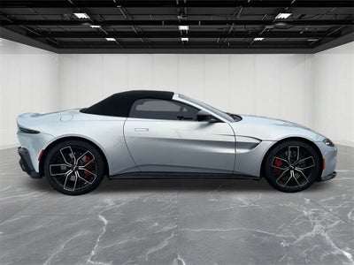 2022 Aston Martin Vantage Base
