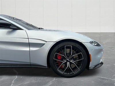 2022 Aston Martin Vantage Base