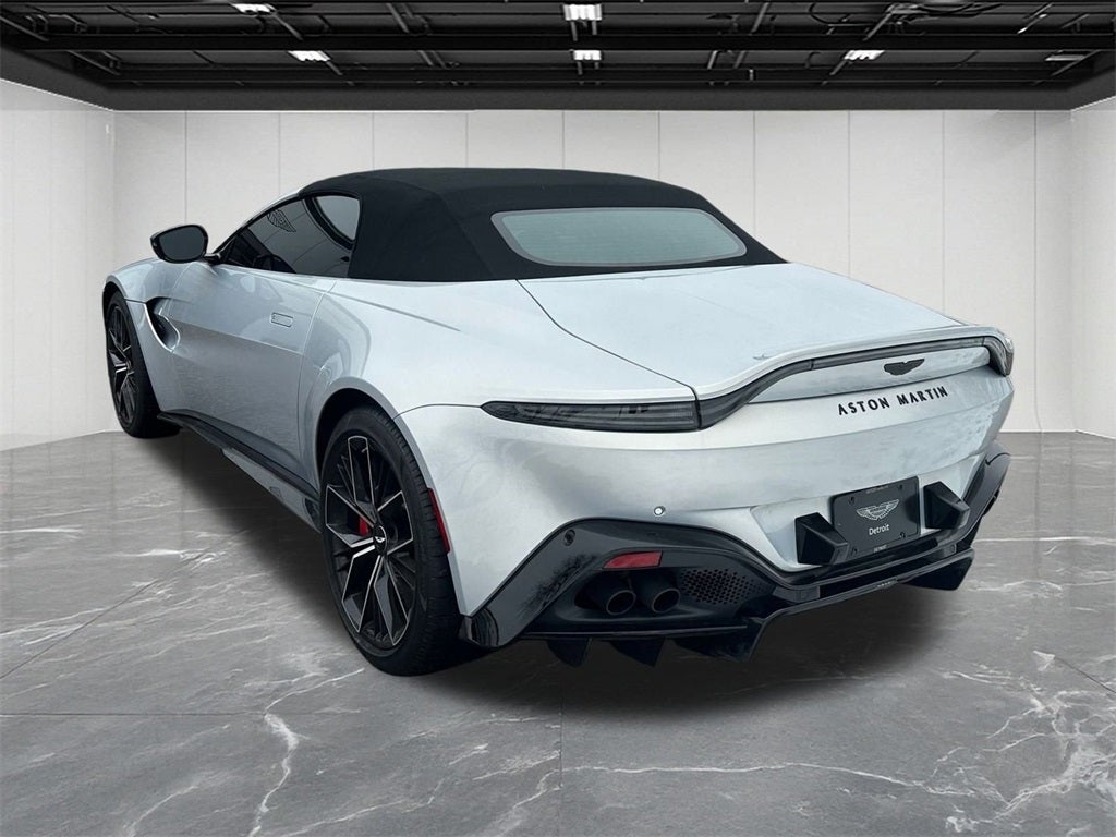 2022 Aston Martin Vantage Base