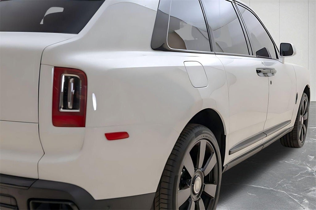 2023 Rolls-Royce Cullinan Base