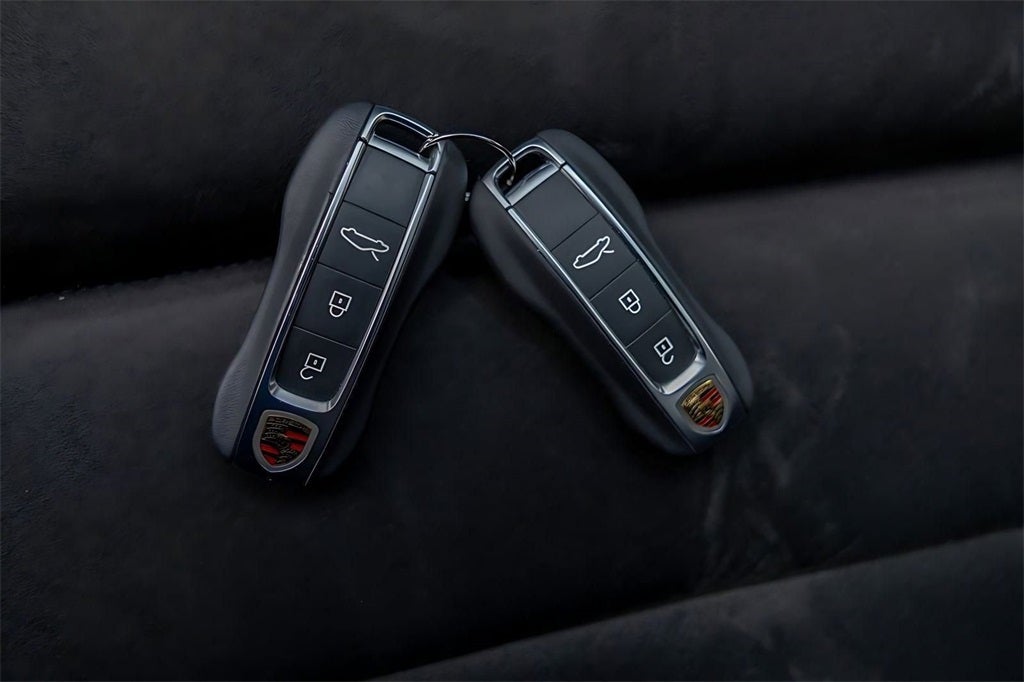 2022 Porsche 911 Carrera 4 GTS