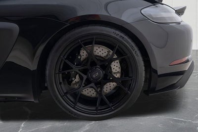 2024 Porsche 718 Cayman GT4 RS