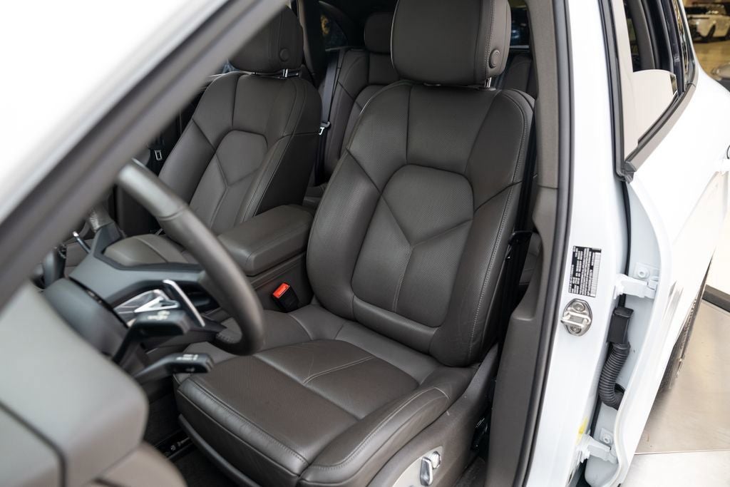 2024 Porsche Macan Base