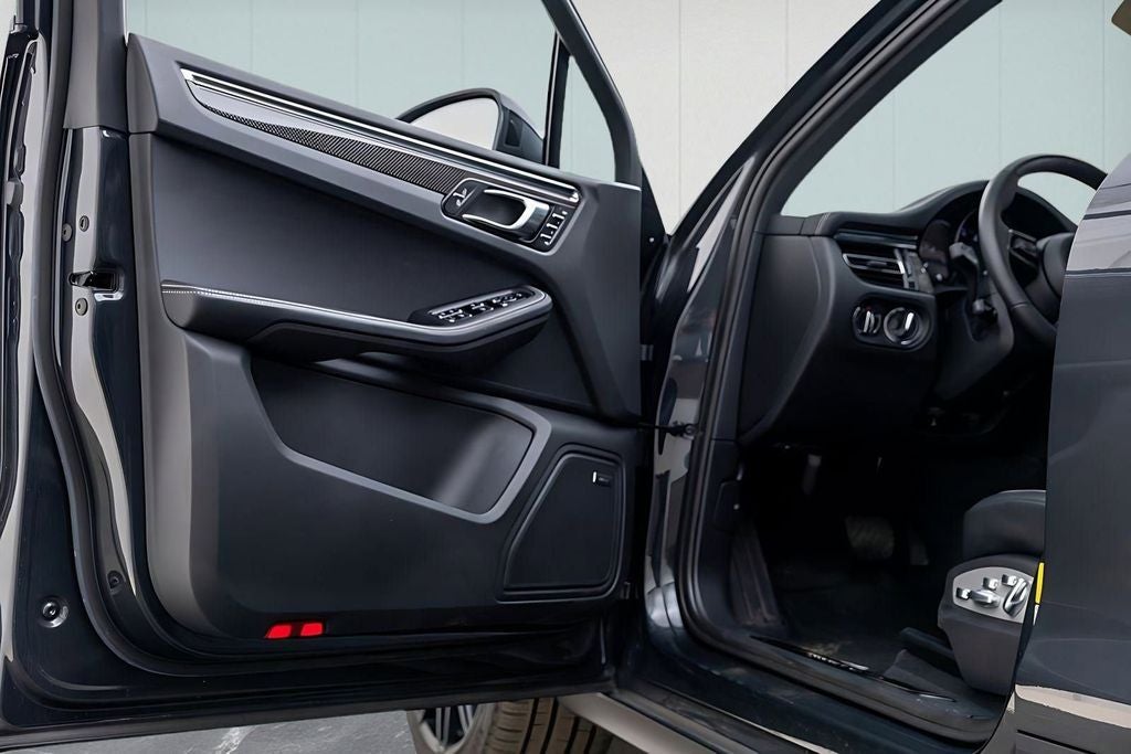 2025 Porsche Macan GTS