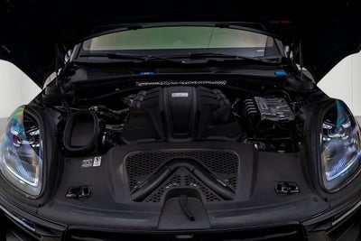 2025 Porsche Macan GTS