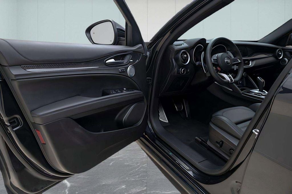 2023 Alfa Romeo Stelvio Quadrifoglio