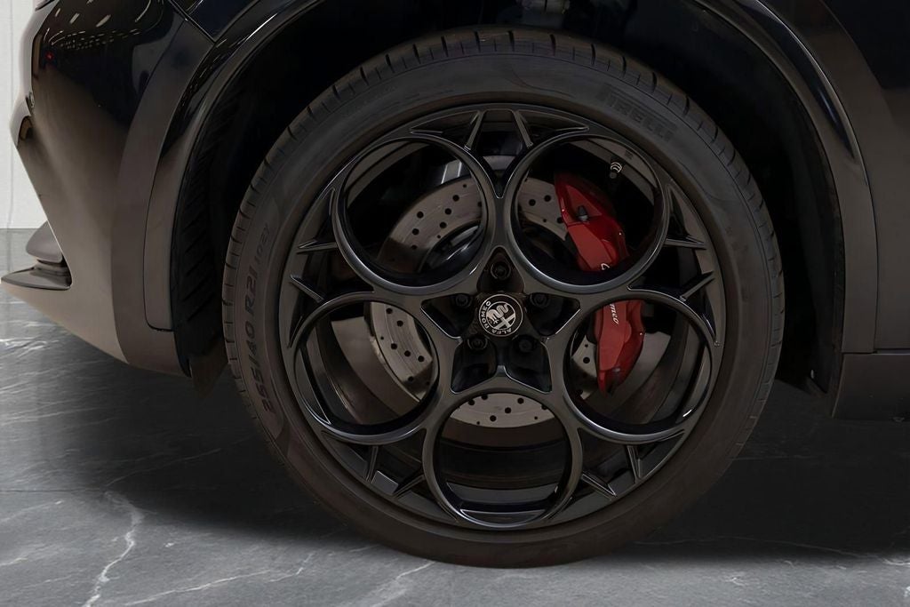 2023 Alfa Romeo Stelvio Quadrifoglio