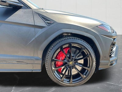2022 Lamborghini Urus Graphite Capsule