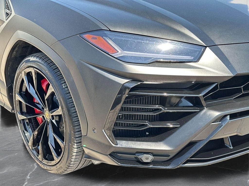 2022 Lamborghini Urus Graphite Capsule