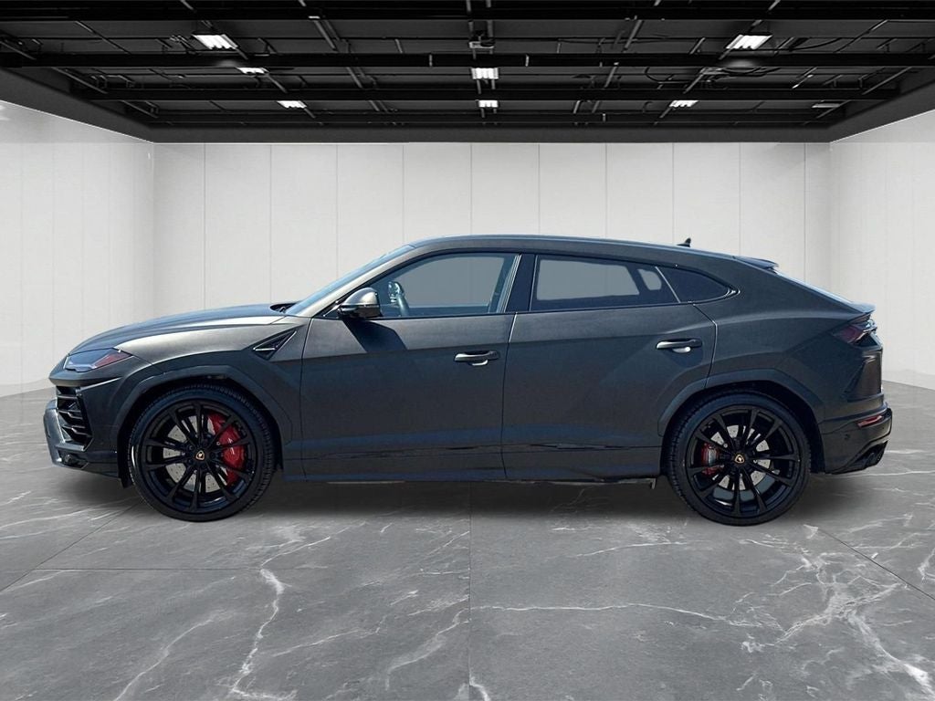 2022 Lamborghini Urus Graphite Capsule