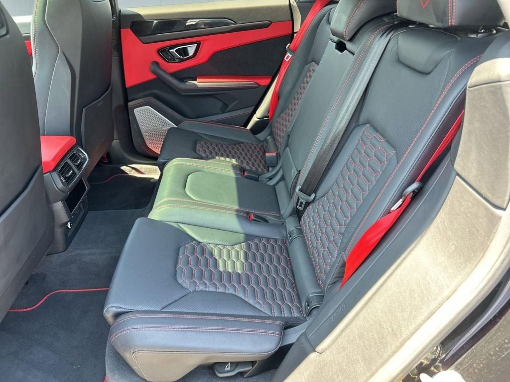 2022 Lamborghini Urus Graphite Capsule