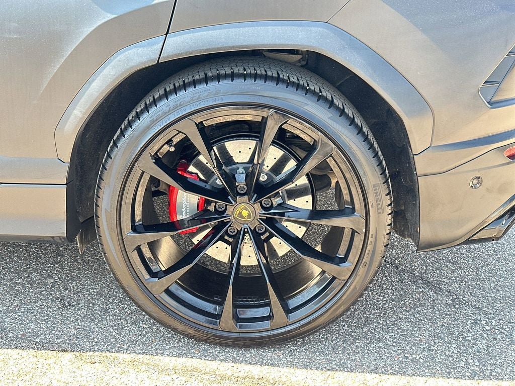2022 Lamborghini Urus Graphite Capsule