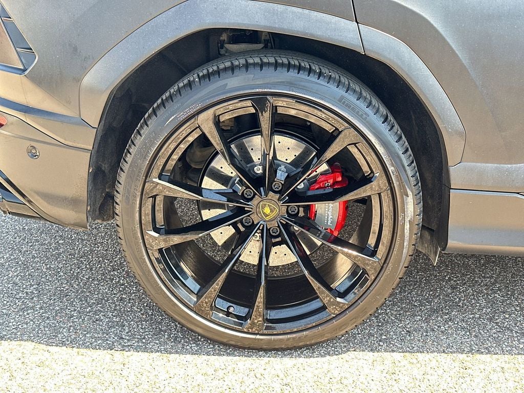 2022 Lamborghini Urus Graphite Capsule