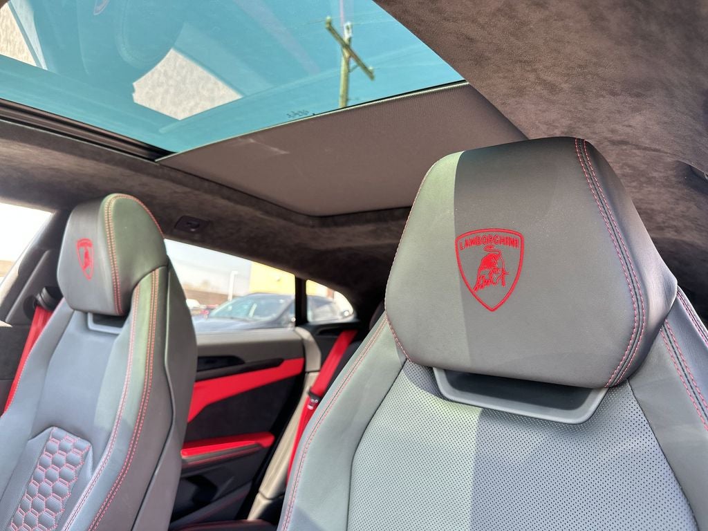 2022 Lamborghini Urus Graphite Capsule