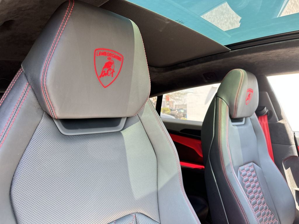 2022 Lamborghini Urus Graphite Capsule