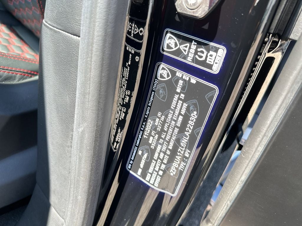 2022 Lamborghini Urus Graphite Capsule