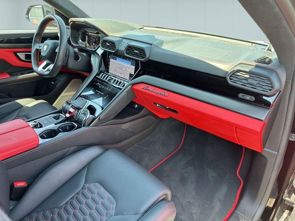 2022 Lamborghini Urus Graphite Capsule